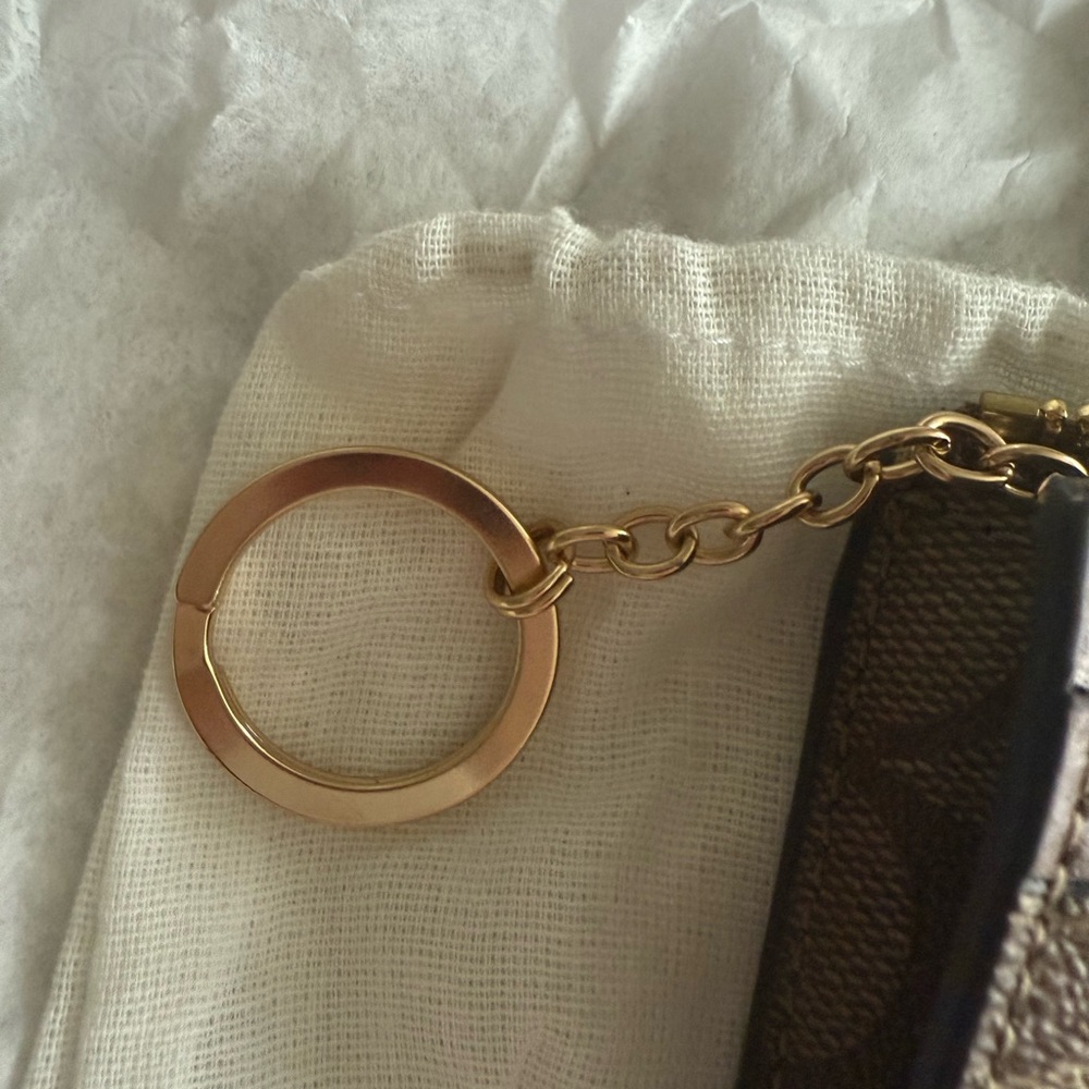 New with tags Coach Signature Brown and tan and gold Key Card Holder - Picture 3 of 8